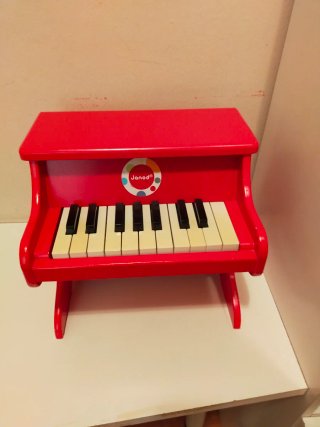 Piano Infantil Janod Rojo