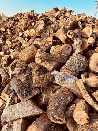Leña de encina y almendro a domicilio