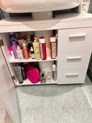 Mueble bajo lavabo blanco