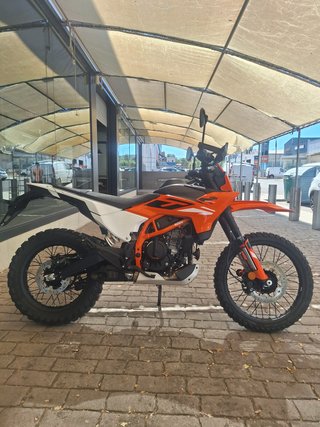 KTM 390 Enduro R 2026 Naranja/Blanca