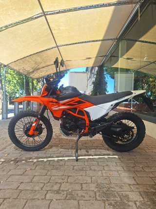 KTM 390 Enduro R 2026 Naranja/Blanca
