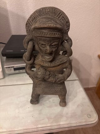 Figura de cerámica antigua