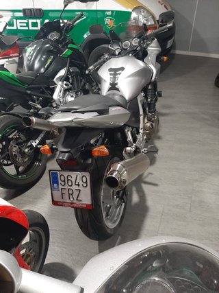 Kawasaki Z750S Plata