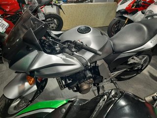 Kawasaki Z750S Plata