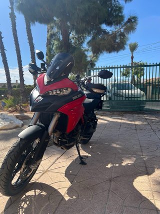 Ducati Multistrada 950S Roja y Negra