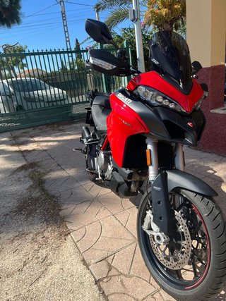 Ducati Multistrada 950S Roja y Negra