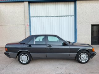 Mercedes-Benz 190E 190 E 2.3