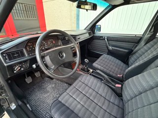 Mercedes-Benz 190E 190 E 2.3