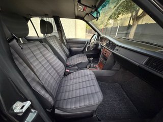 Mercedes-Benz 190E 190 E 2.3