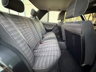 Mercedes-Benz 190E 190 E 2.3