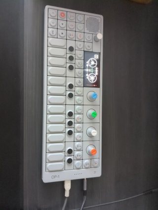 Teenage Engineering OP-1 Sintetizador
