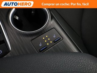 Toyota Camry 2.5 Hybrid Luxury
