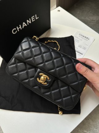 Chanel Negro Bola de Oro