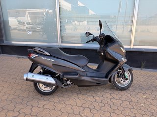 Suzuki Burgman 125 gris impecable