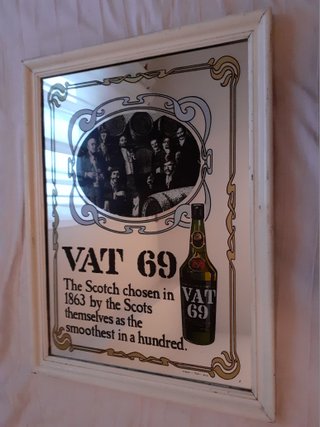 Specchio antico whisky Vat 69