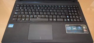 Portatile Asus funzionale solo via cavo