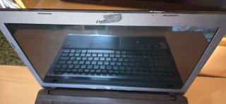 Portatile Asus funzionale solo via cavo