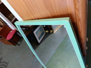ESPEJO CUERPO ENTERO VERDE MENTA
