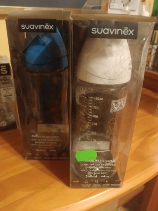 Pack de 2 biberones de diseño. Marca suavinex