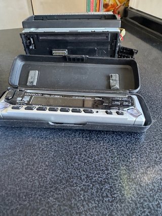 Reproductor CD y receptor de FM/AM para coche