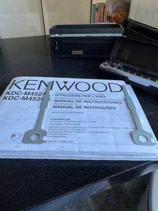 Reproductor CD y receptor de FM/AM para coche