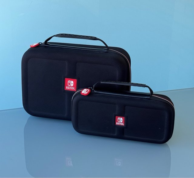 Consola Nintendo Switch + Accesorios + 2 Fundas