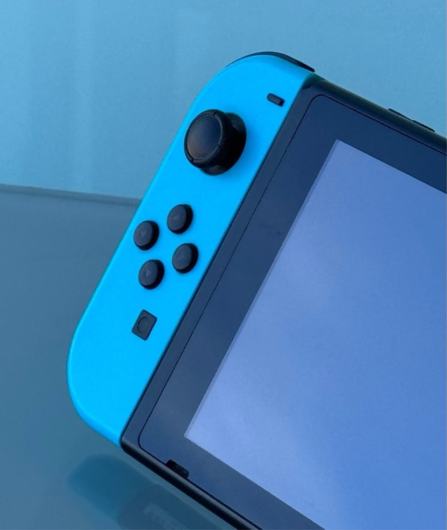 Consola Nintendo Switch + Accesorios + 2 Fundas