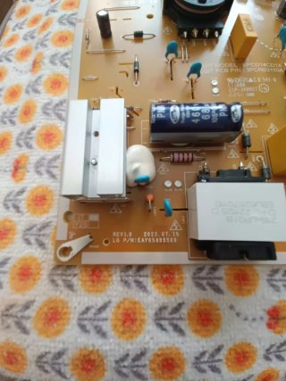Fuente TV LG 55UR78006LK