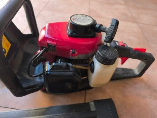 Tagliasiepi a benzina