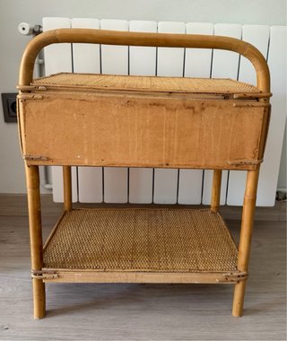 Mesita auxiliar bambú y ratán vintage cajón