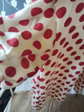 Blusa lunares roja y beige suave