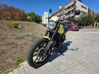 Ducati scrambler Flat track pro
