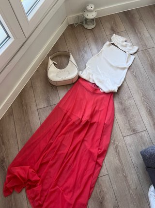 Falda larga tul roja