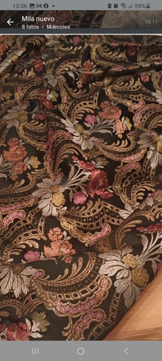 Traje fallera talla 38. Tonos negros, rosas y verd