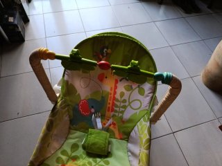 Hamaca/balancín de bebé Fisher-Price con estampado