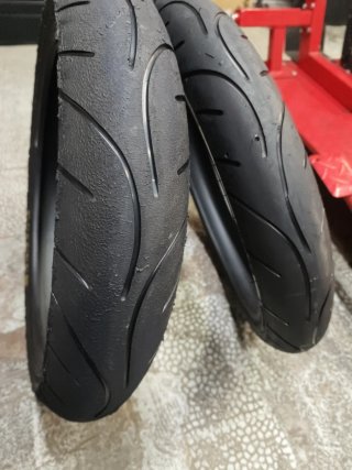 Neumáticos Dunlop moto 3 slicks rayados