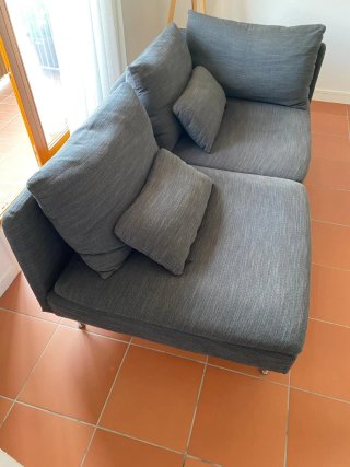 Sofá gris Ikea