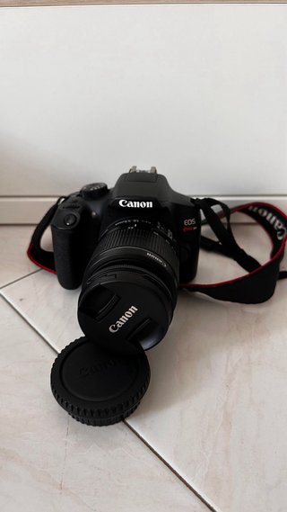 Canon EOS 1300D + objetivo 18-55mm + bolsa y acces
