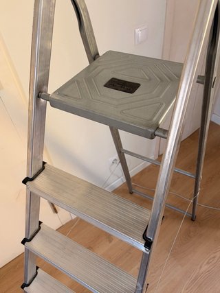 Escalera aluminio 6 peldaños
