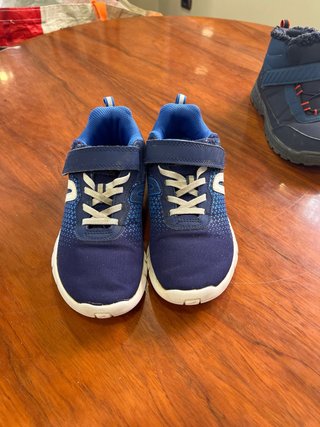 Zapatillas deportivas y de invierno niño
