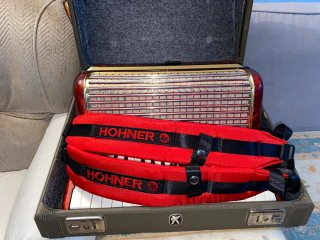Acordeón Hohner Concerto III 72 bajos
