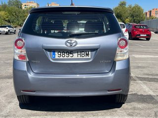 Toyota Verso 2011