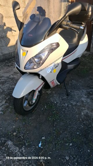 Aprilia Atlantic 125cc Maxi Scooter Blanca
