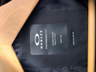 Campera Oakley Gris lluvia para nieve