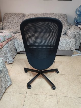 Silla de oficina ergonómica negra