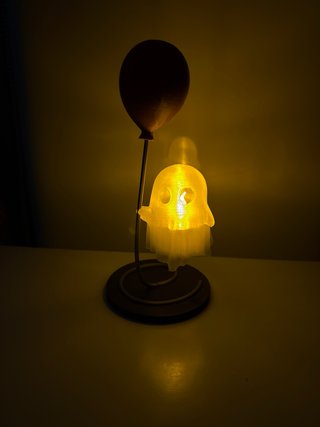 Fantasma con globo y luz Halloween