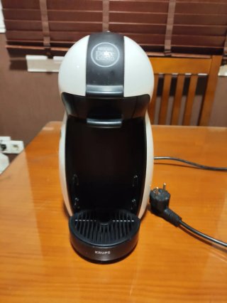 Cafetera Dolce Gusto Krups Blanca. Leer descripció