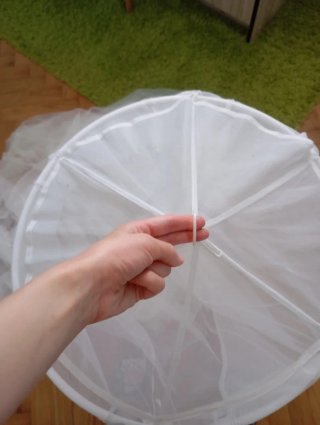Mosquitera de tela blanca