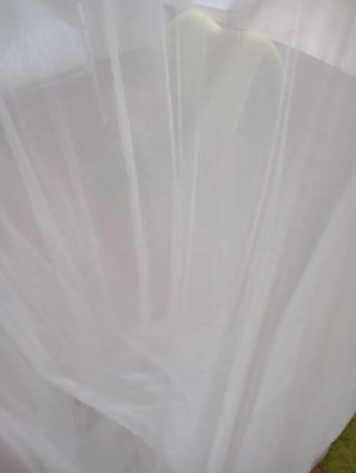 Mosquitera de tela blanca