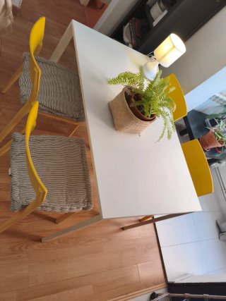 Mesa y 4 Sillas Comedor IKEA
